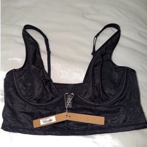 SKIMS Black Shimmer Scoop Neck Bra — Size M — NWT
